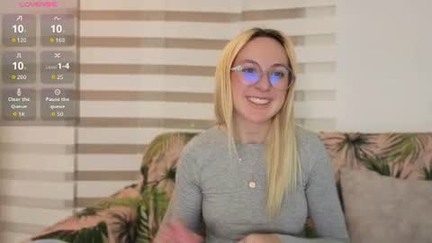 Antonia online show from June 10, 2026, 2:34 am