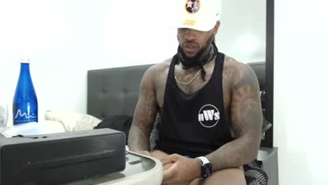 antwanblack11 online show from January 7, 2025, 11:35 pm