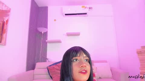 Ana online show from September 30, 2025, 7:41 pm