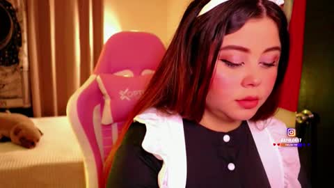   Independent model  online show from October 18, 2025, 11:05 pm