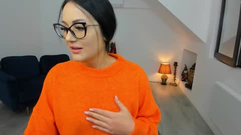 Anya online show from December 2, 2025, 5:13 am