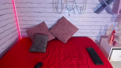 Snapshot of anya_shaffer chatting on June 2, 2026, 1:18 am anya_shaffer online show from June 2, 2026, 1:18 am