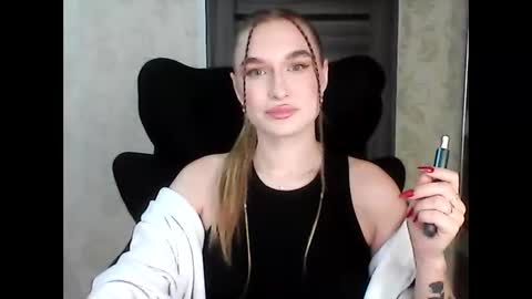 AnyaSmack online show from December 4, 2025, 7:00 pm