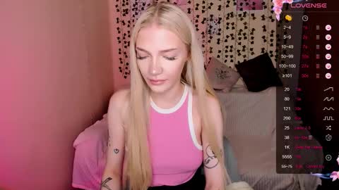 Snapshot of anyataylorr chatting on November 26, 2025, 2:23 am Anya online show from November 26, 2025, 2:23 am