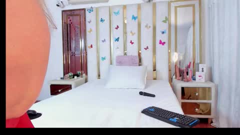 Anyela  online show from February 26, 2026, 4:00 am