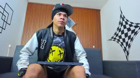 anyelo_sexyhot online show from January 19, 2025, 12:06 pm