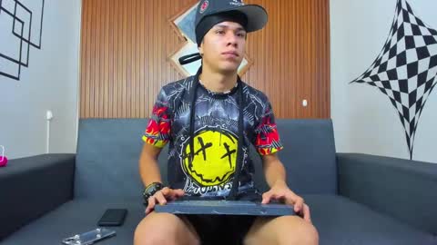 anyelo_sexyhot online show from January 19, 2025, 4:14 pm