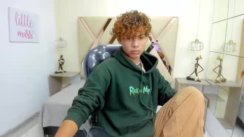 anyelotwink online show from March 5, 2026, 8:27 pm