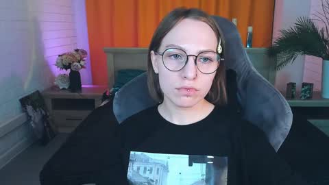 Snapshot of aphexqueen chatting on January 14, 2025, 12:24 pm APHEX QUEEN online show from January 14, 2025, 12:24 pm