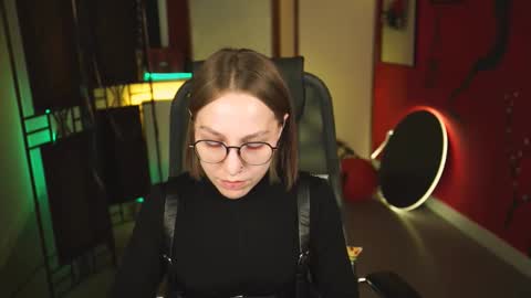 Snapshot of aphexqueen chatting on February 13, 2025, 9:20 am APHEX QUEEN online show from February 13, 2025, 9:20 am