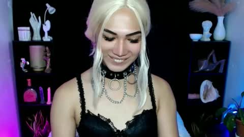 Snapshot of aphr0dite_x chatting on February 26, 2025, 2:26 am Roman Goddess online show from February 26, 2025, 2:26 am