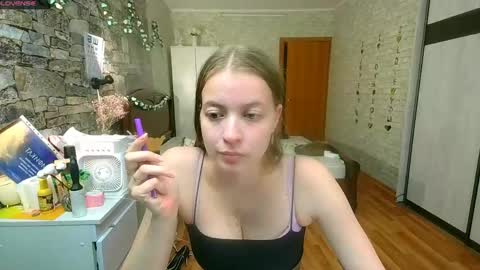 Aphrodite online show from May 17, 2026, 3:41 pm