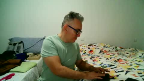 furry bear online show from December 31, 2024, 11:39 pm