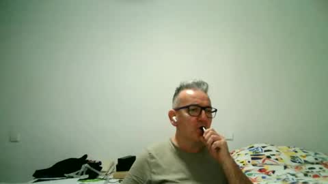 furry bear online show from January 2, 2025, 8:46 pm
