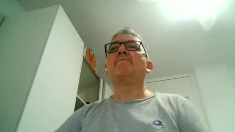furry bear online show from September 22, 2025, 10:01 pm