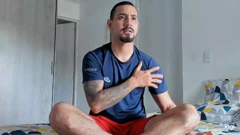 DEYBIS online show from April 4, 2026, 9:23 pm