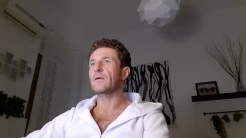 apollobest77 online show from January 8, 2025, 7:03 pm