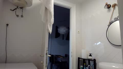 apollobest77 online show from February 3, 2025, 7:52 pm