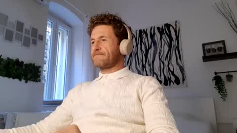 Snapshot of apollobest77 chatting on February 20, 2026, 3:45 pm apollobest77 online show from February 20, 2026, 3:45 pm