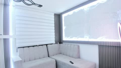 Snapshot of apolo_bianco_ chatting on March 6, 2025, 5:03 am APOLO online show from March 6, 2025, 5:03 am