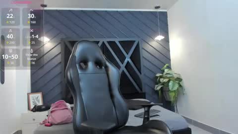 Snapshot of apolo_bianco_ chatting on September 18, 2025, 11:29 pm APOLO online show from September 18, 2025, 11:29 pm
