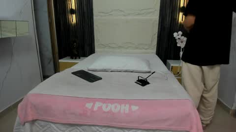   online show from April 7, 2026, 2:01 am