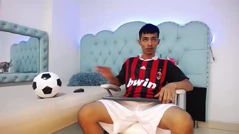 Snapshot of apolo_richards chatting on February 7, 2026, 8:01 pm Apolo Richards online show from February 7, 2026, 8:01 pm