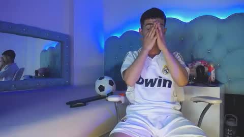 Snapshot of apolo_richards chatting on February 22, 2026, 8:18 pm Apolo Richards online show from February 22, 2026, 8:18 pm