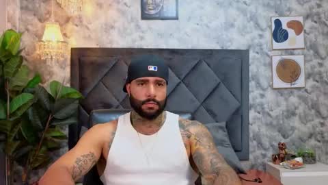 Apolo online show from November 11, 2025, 9:15 pm