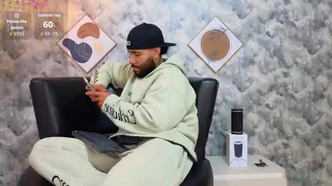 Snapshot of apolo_rousse chatting on February 3, 2026, 12:31 am Apolo online show from February 3, 2026, 12:31 am