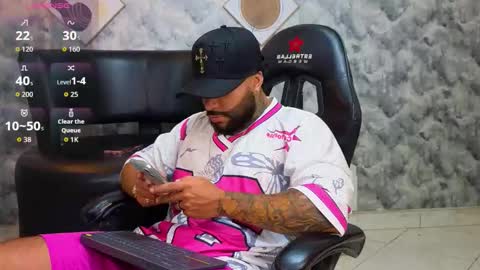 Snapshot of apolo_rousse chatting on February 4, 2026, 11:53 pm Apolo online show from February 4, 2026, 11:53 pm