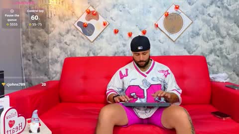 Snapshot of apolo_rousse chatting on February 13, 2026, 9:11 pm Apolo online show from February 13, 2026, 9:11 pm