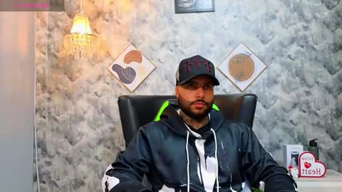 Snapshot of apolo_rousse chatting on February 28, 2026, 11:39 pm Apolo online show from February 28, 2026, 11:39 pm