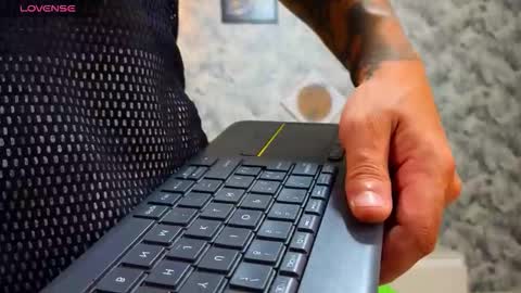 Snapshot of apolo_rousse chatting on March 2, 2026, 9:43 pm Apolo online show from March 2, 2026, 9:43 pm