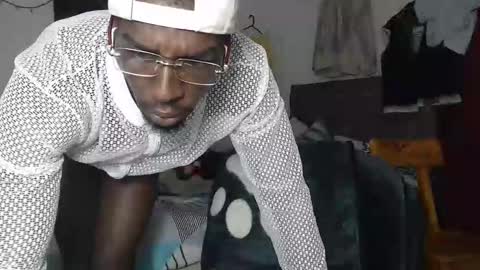 apoloblackbig online show from November 3, 2025, 6:09 pm