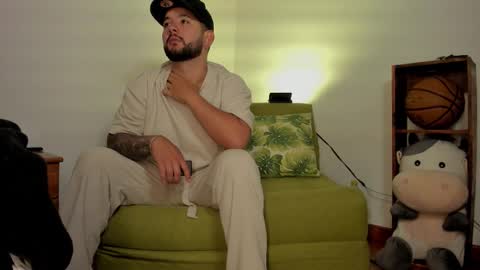 Snapshot of apolorising_ chatting on October 6, 2025, 1:47 am Lola Apolo online show from October 6, 2025, 1:47 am