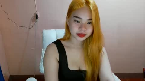 apple_pie23456 online show from February 25, 2025, 9:13 pm