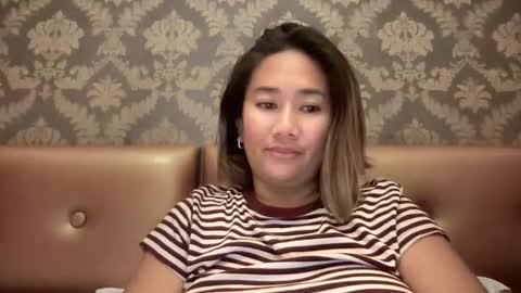 Snapshot of apple_pie_love chatting on October 22, 2025, 6:29 pm Anika online show from October 22, 2025, 6:29 pm