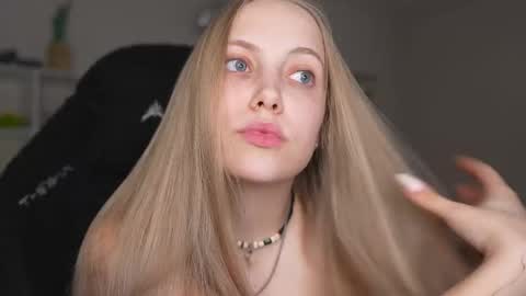  REYNA  my friend   online show from May 4, 2026, 3:19 pm