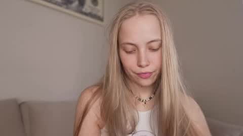 Snapshot of appr0ved chatting on May 31, 2026, 4:14 pm REYNA my friend online show from May 31, 2026, 4:14 pm