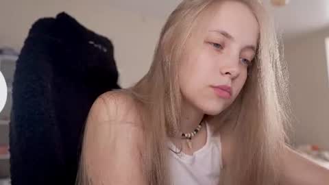 Snapshot of appr0ved chatting on June 9, 2026, 3:12 pm REYNA my friend online show from June 9, 2026, 3:12 pm