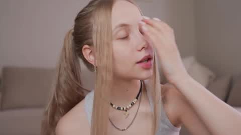  REYNA  next stream is 11h of Feb online show from April 14, 2026, 7:47 am