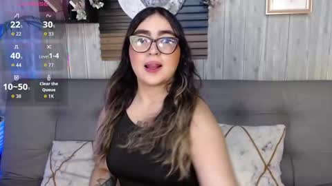 apprilfoxx online show from September 26, 2025, 3:49 pm