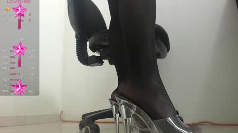 Aprhillove online show from December 17, 2024, 4:34 am