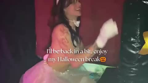   online show from October 20, 2025, 12:05 pm