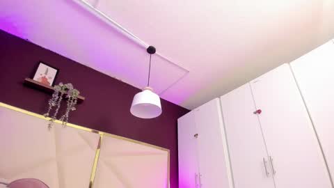 April online show from November 28, 2025, 11:24 am