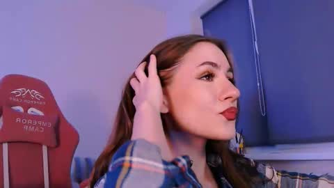 April online show from September 23, 2025, 7:28 pm