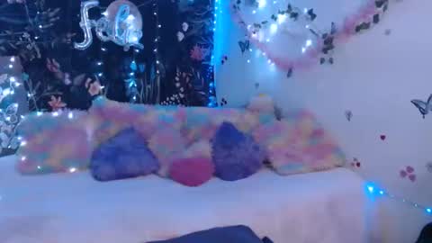 april_l6 online show from March 12, 2026, 10:05 pm