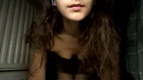 april_loves95 online show from July 2, 2026, 9:32 pm