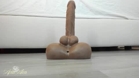 April online show from November 24, 2025, 6:46 am